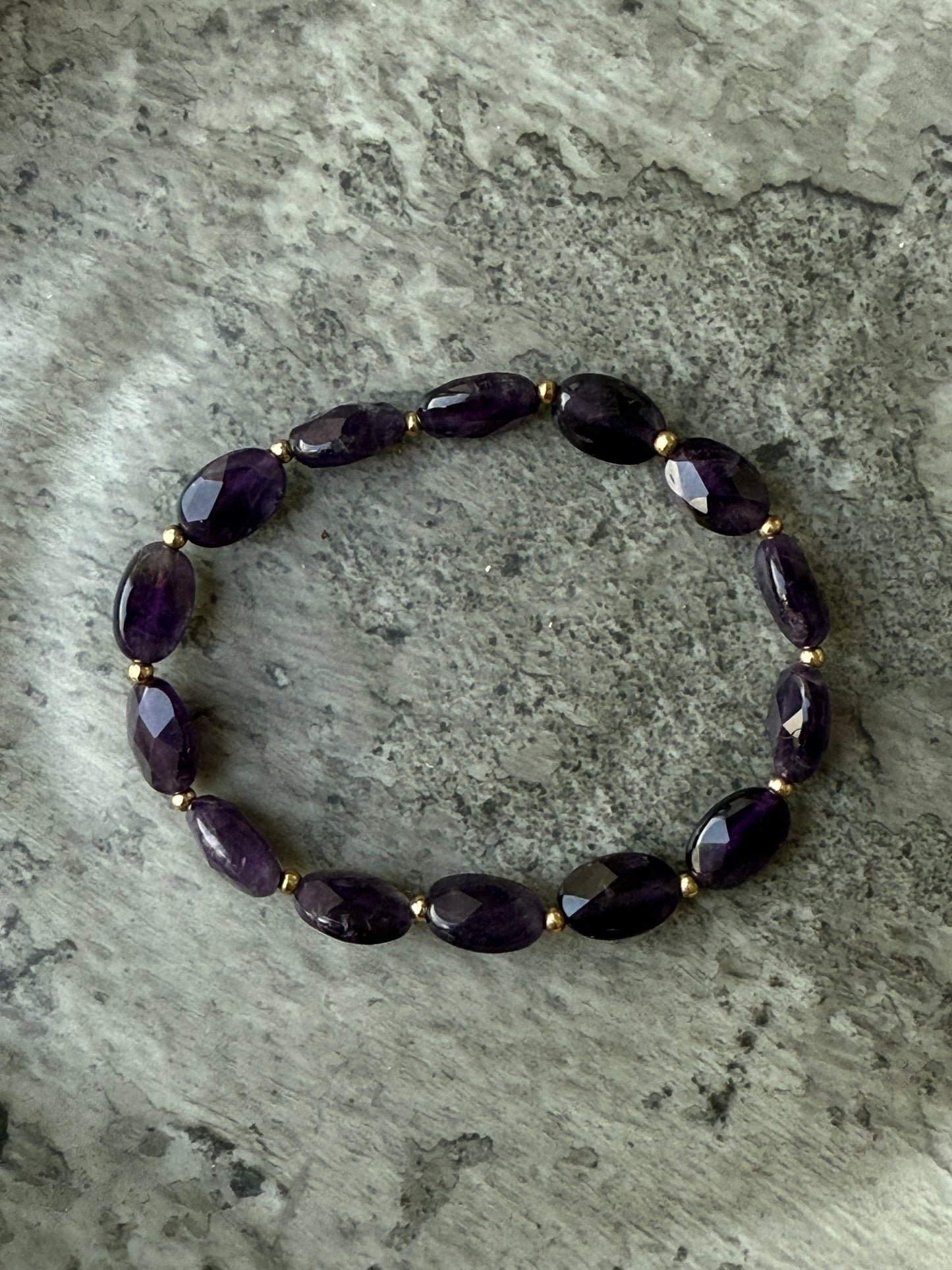 Amethyst oval beads bracelet from Suzys Treasures – deep purple crystal for intuition and calm