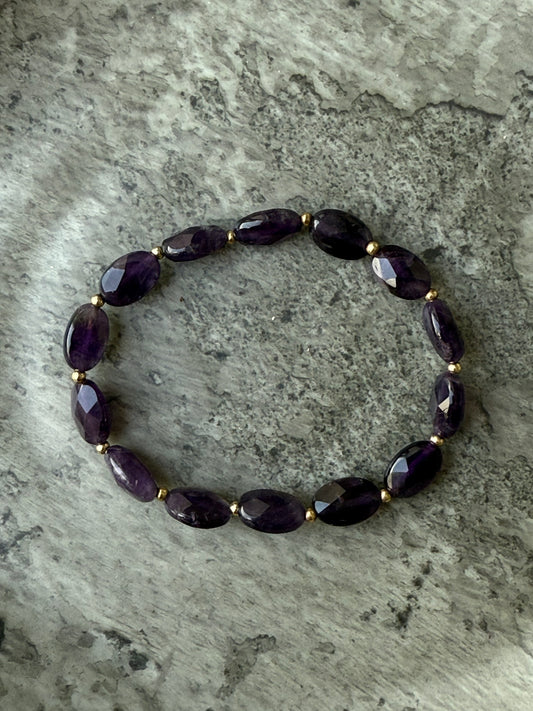 Amethyst oval beads bracelet from Suzys Treasures – deep purple crystal for intuition and calm