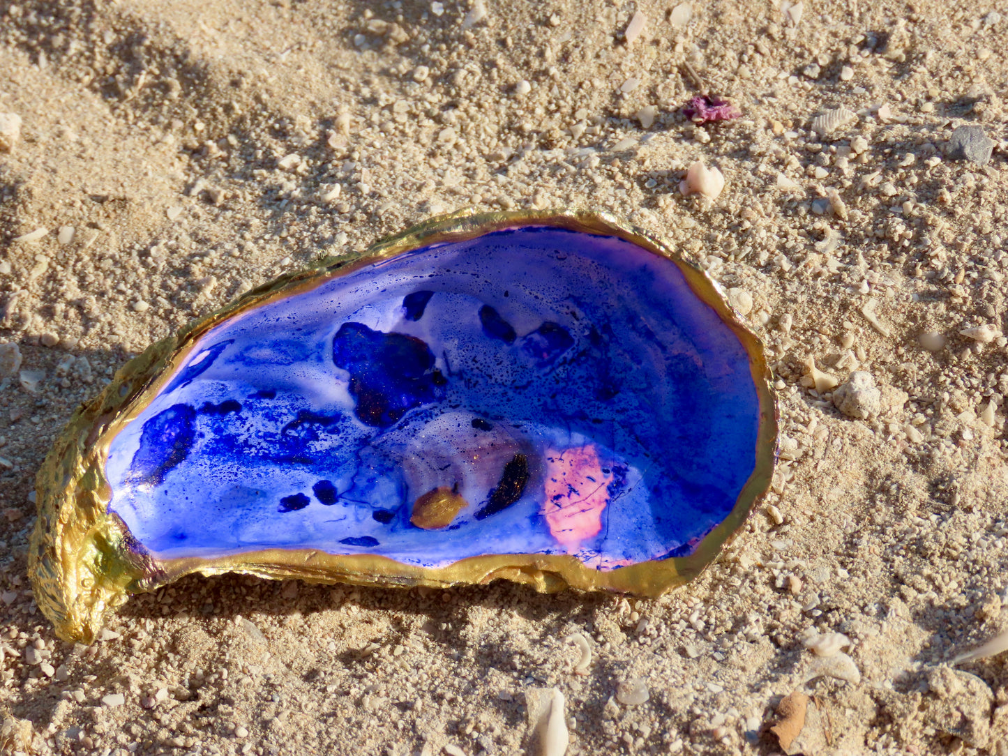 Hand-painted purple oyster shell dish with gold trim – unique home decor or jewelry holder from Ocean Treasures by Suzys Treasures Dubai